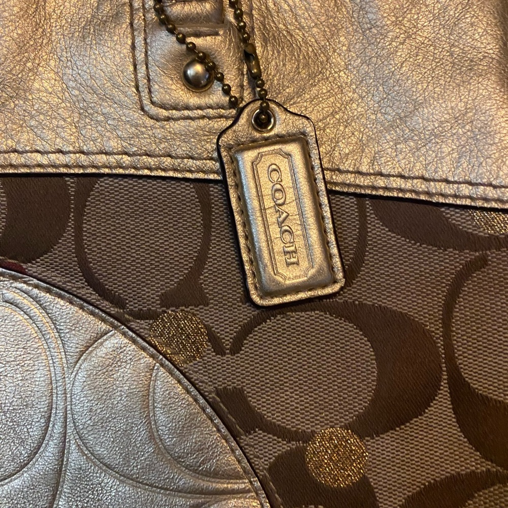 Coach purse, gold with hearts - Picture 4 of 7